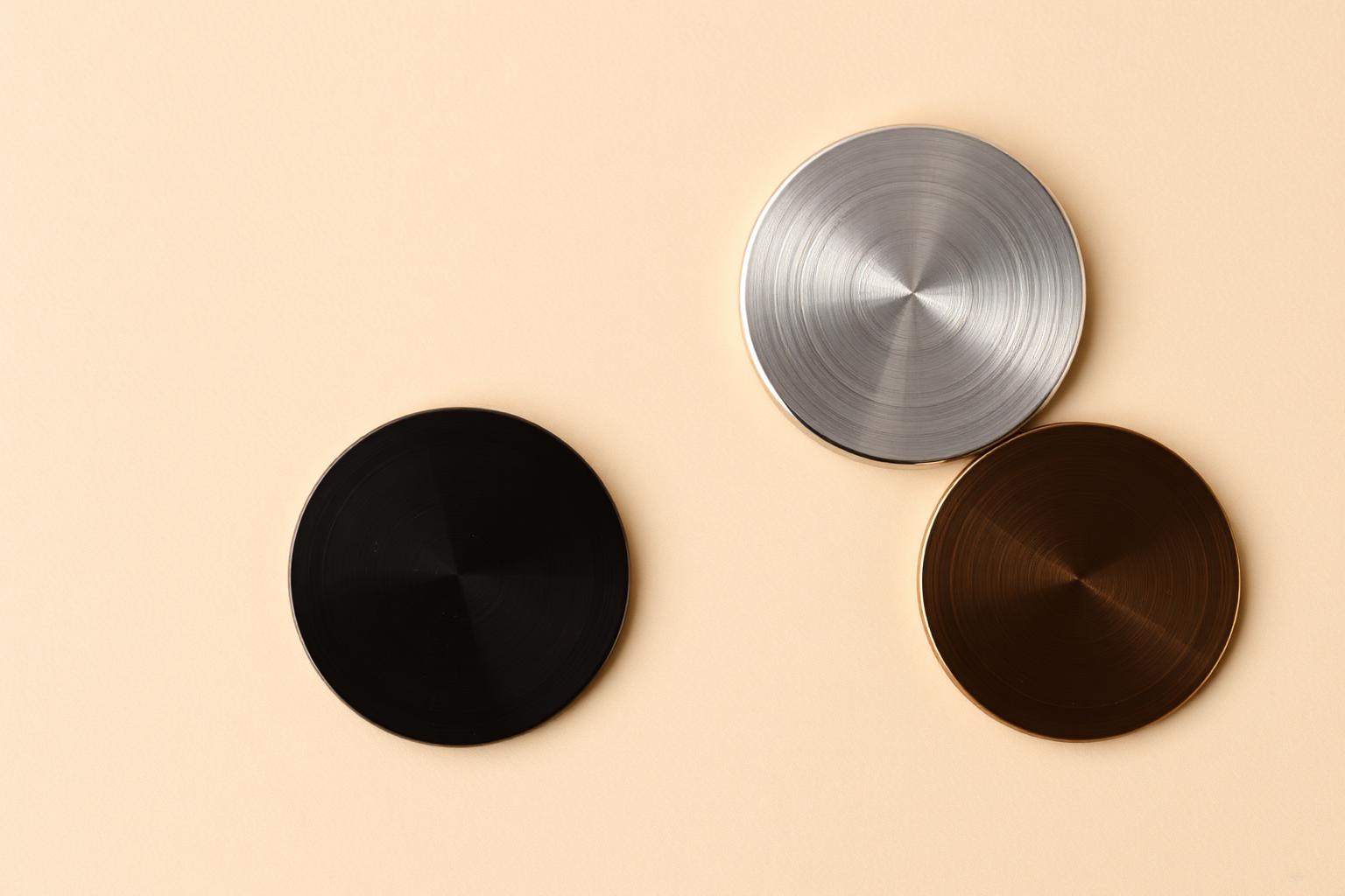 Metal finish sample discs